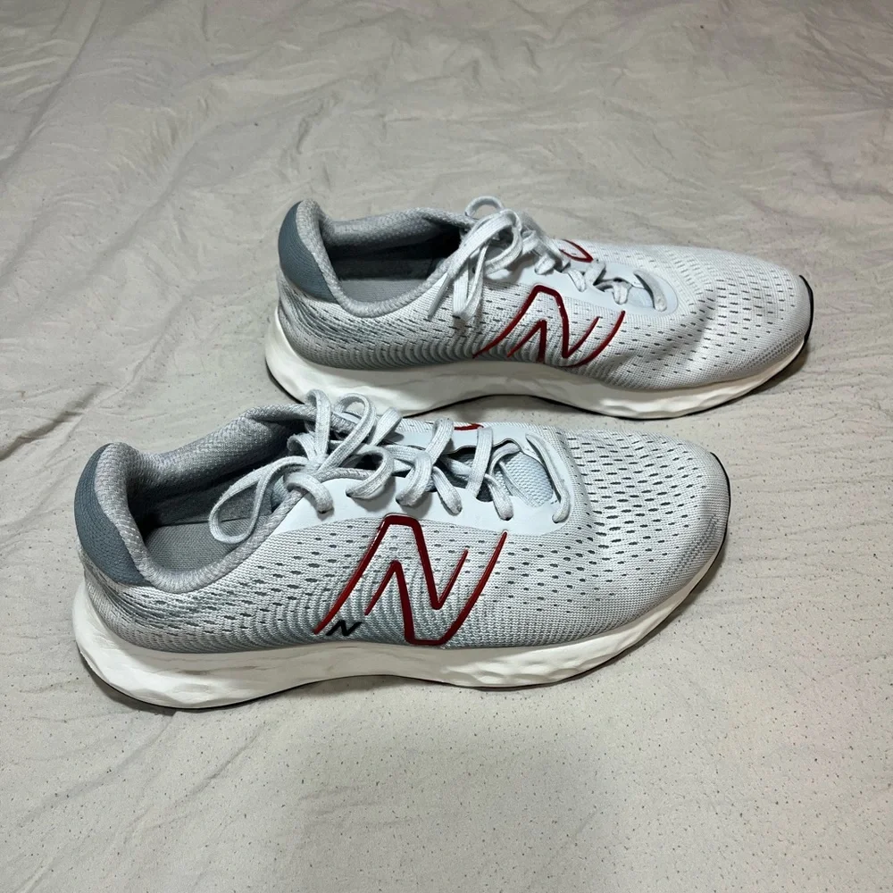 Men’s 9.5 New Balance running shoe - Picture 4 of 5